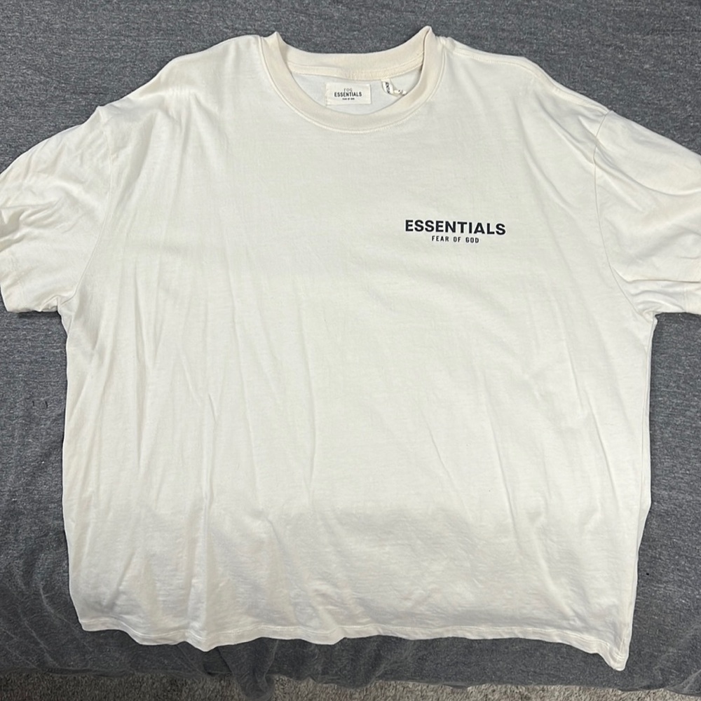 Essentials T shirt. Worn twice, medium.